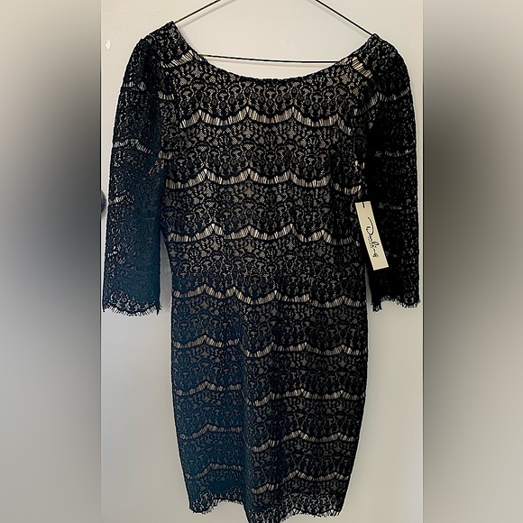 Darling London Lace Dress - Picture 2 of 4